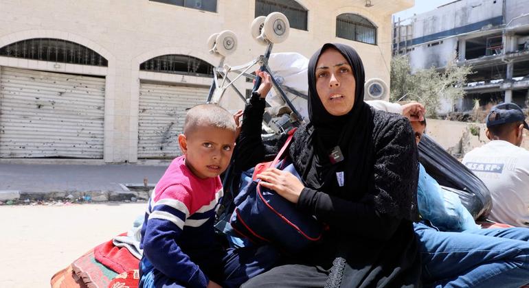 Some 63,000 people have been uprooted in Gaza in the last three days, UN aid teams say.